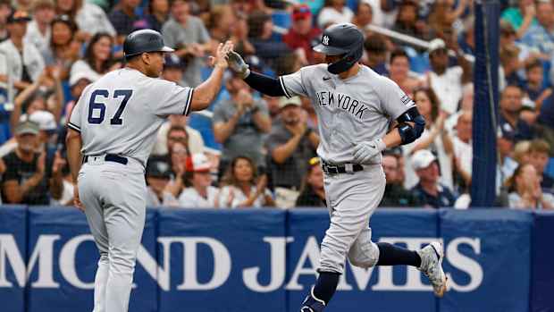El jardinero dominicano de 25 años, Oscar González, ha sido reclamado por los Yankees 